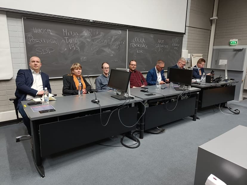 Eniten keskustassa rahaa käyttävät henkeä kohden... Pyöräilijät?